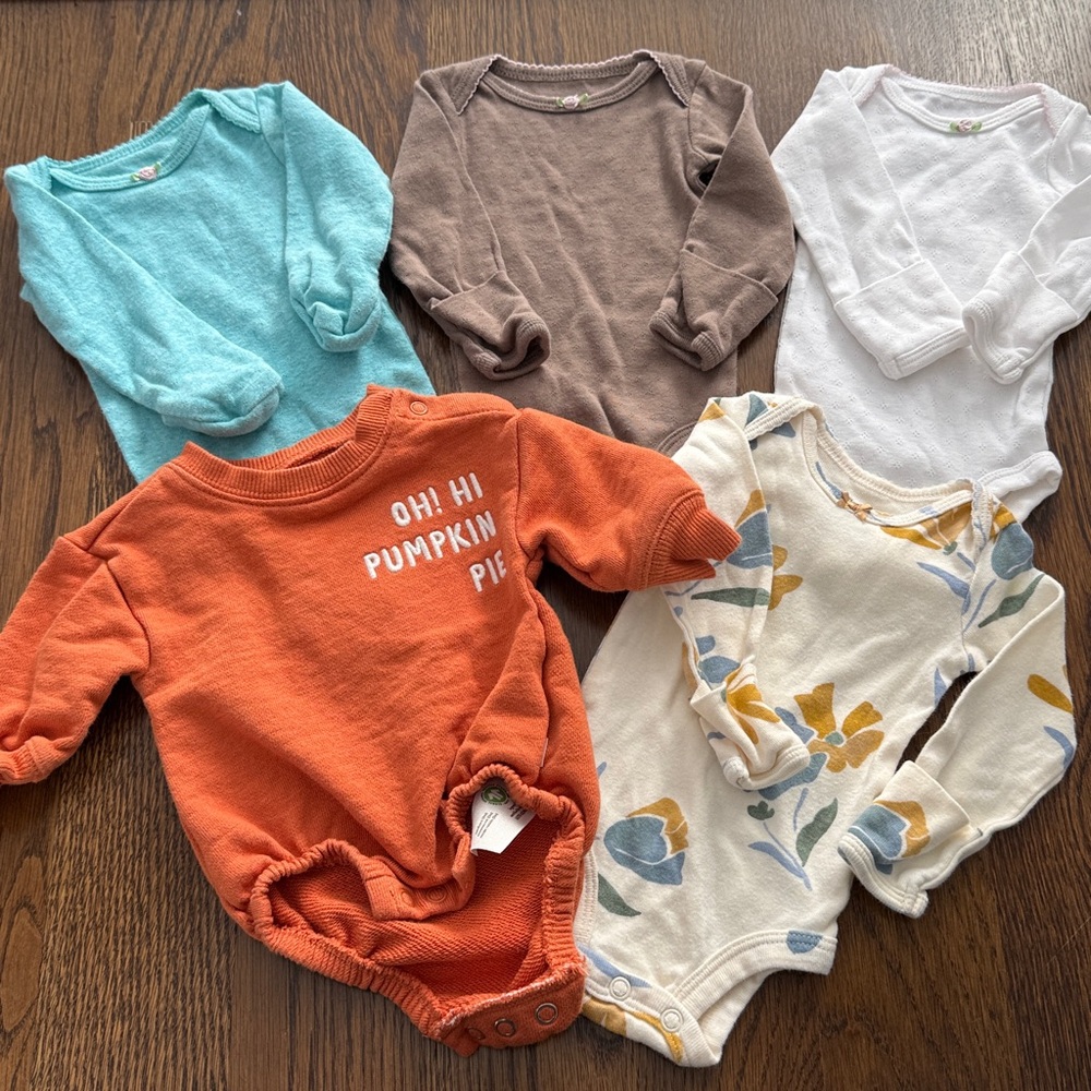 BUNDLE OF 5 BODYSUITS NEWBORN